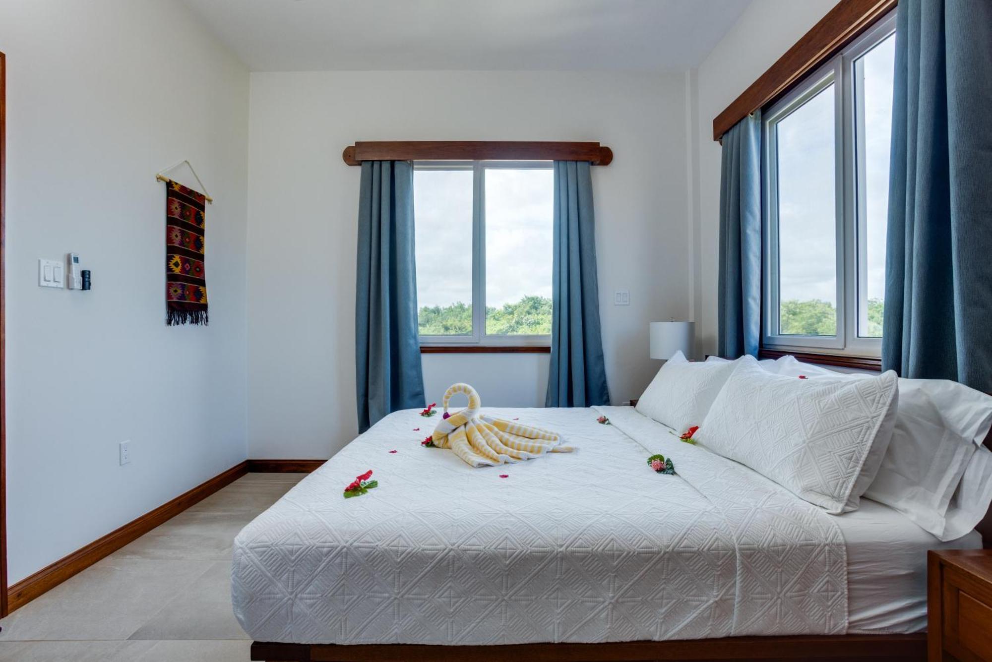 Seiri Del Mar Aparthotel Hopkins Bagian luar foto